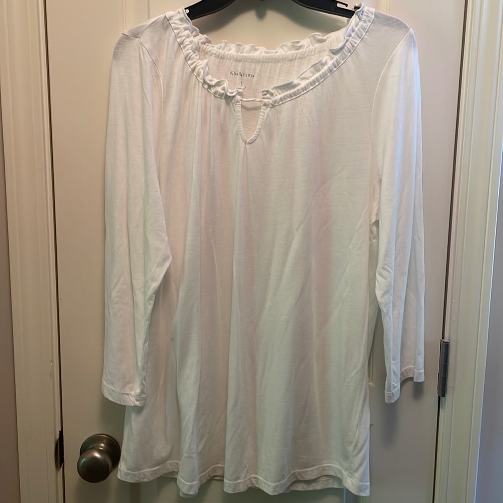 White 3/4 length sleeve top